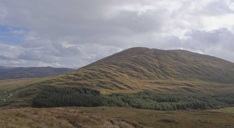 MountainViews.ie Picture about mountain Knocknagullion (<i>Cnoc na gCuileann</i>) in area Dunkerron Mountains, Ireland