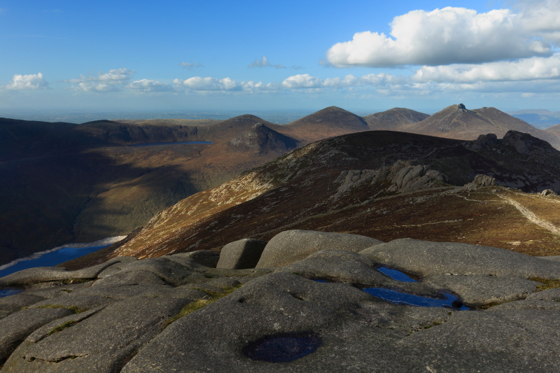 MountainViews.ie Picture about mountain Slieve Binnian (<i>Sliabh Binneáin</i>) in area Mourne Mountains, Ireland