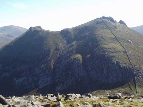 MountainViews.ie Picture about mountain Slieve Bearnagh (<i>Sliabh Bearnach</i>) in area Mourne Mountains, Ireland
