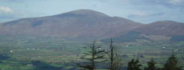MountainViews.ie Picture about mountain Blackstairs Mountain (<i>An Charraig Dhubh</i>) in area Blackstairs Mountains, Ireland