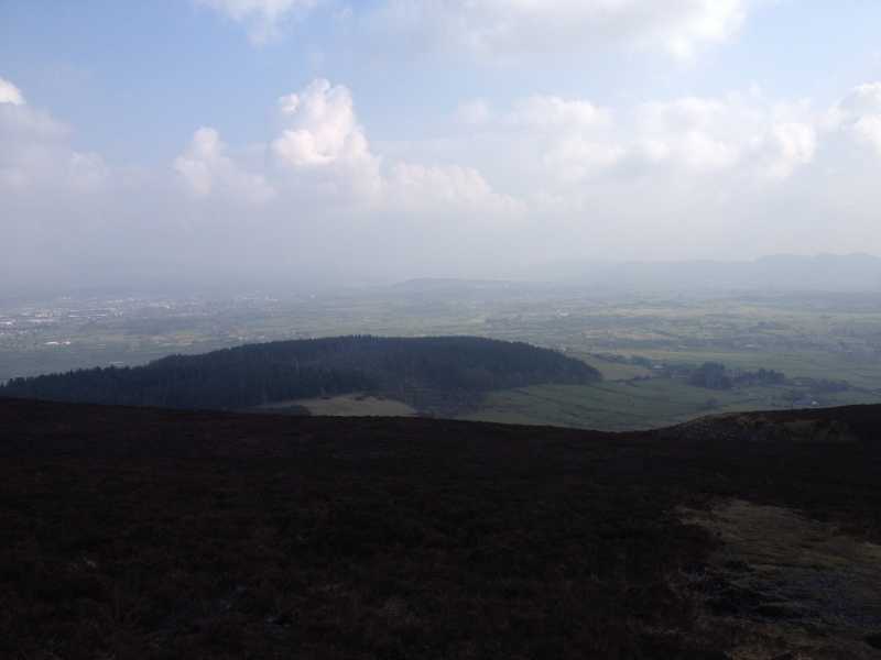MountainViews.ie Picture about mountain Knocknarea (<i>Cnoc na Riabh</i>) in area Ox Mountains, Ireland