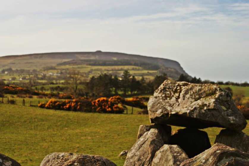 MountainViews.ie Picture about mountain Knocknarea (<i>Cnoc na Riabh</i>) in area Ox Mountains, Ireland