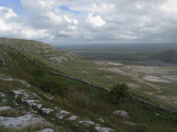 MountainViews.ie Picture about mountain Slievecarran (<i>Sliabh Cairn</i>) in area West Clare, Ireland