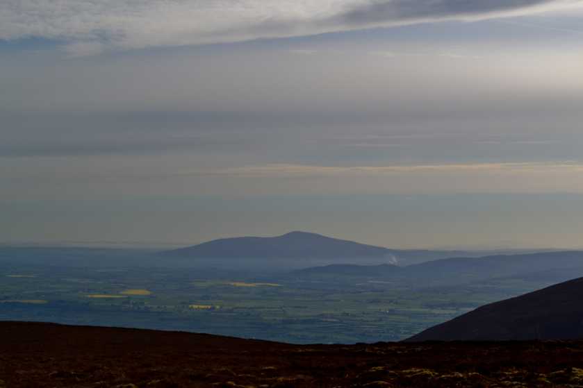 MountainViews.ie Picture about mountain Slievenamon (<i>Sliabh na mBan</i>) in area South East Midlands, Ireland