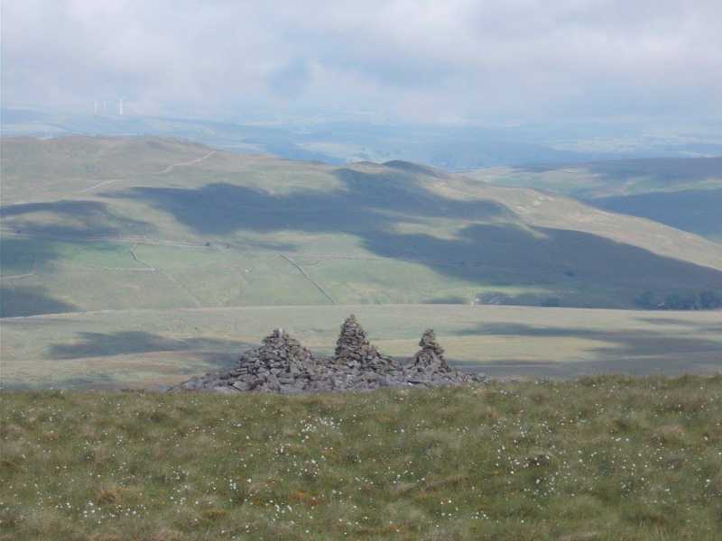 MountainViews.ie Picture about mountain Gragareth  in area The Central Pennines, Ireland